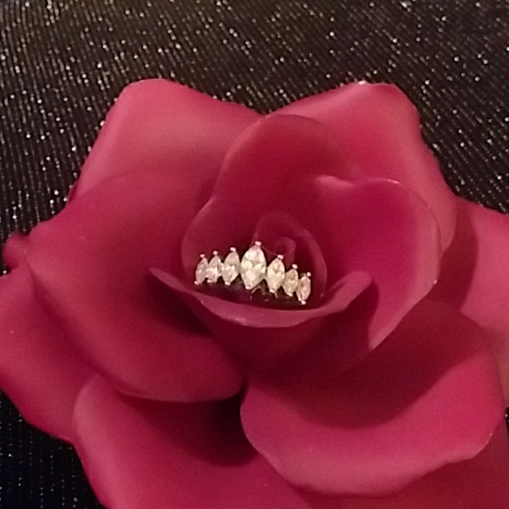 Marquis gem ring